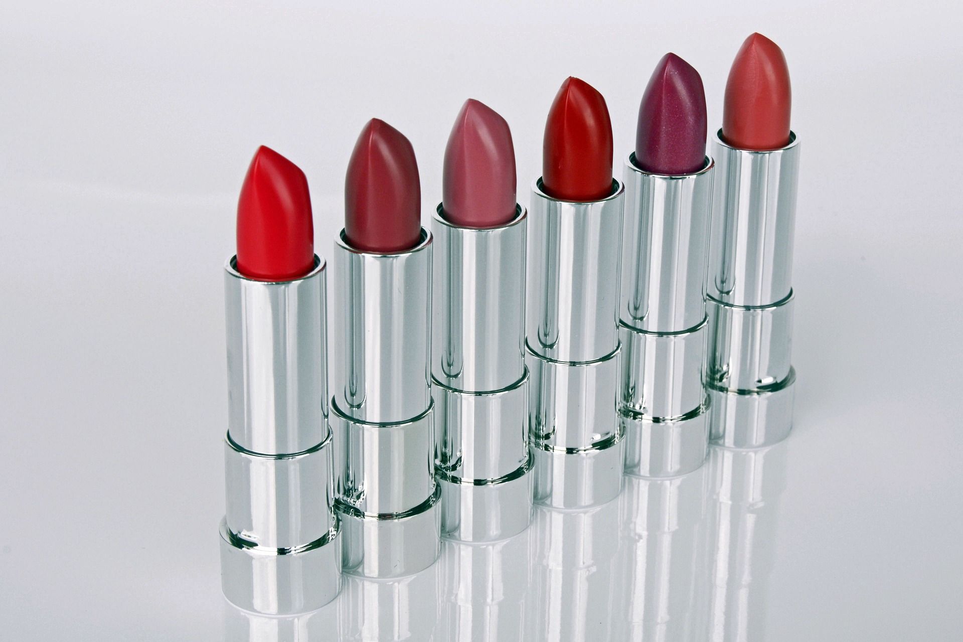 Bye Bye Bibir Kering! Ini Cara Pilih Lipstik yang Tepat