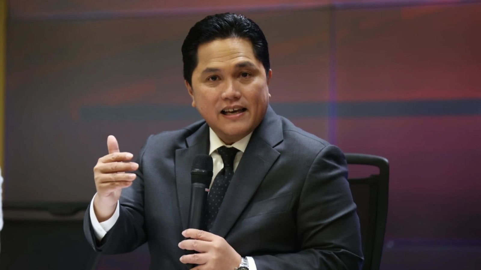 Erick Thohir Hadiri Pameran Foto 90' & Beyond, Jadi Start PSSI Awards 2026
