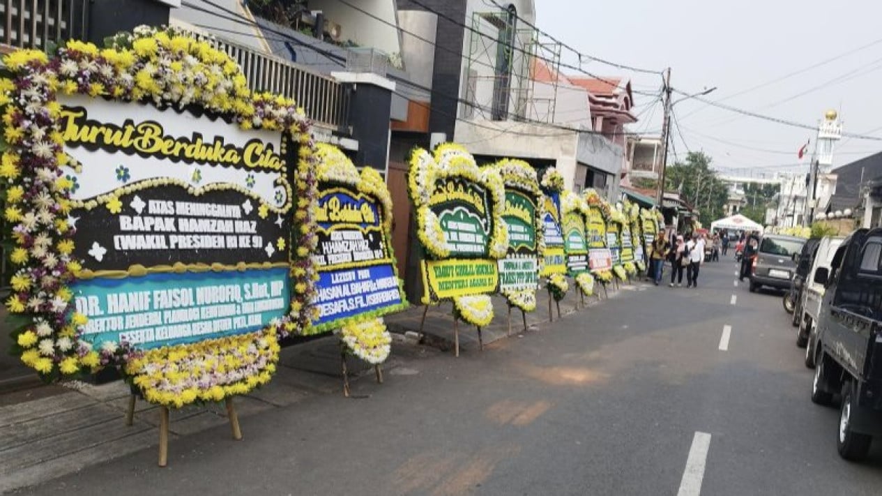 Karangan Bunga Berjejer di Rumah Duka Kacab Bank yang Tewas Usai Diculik