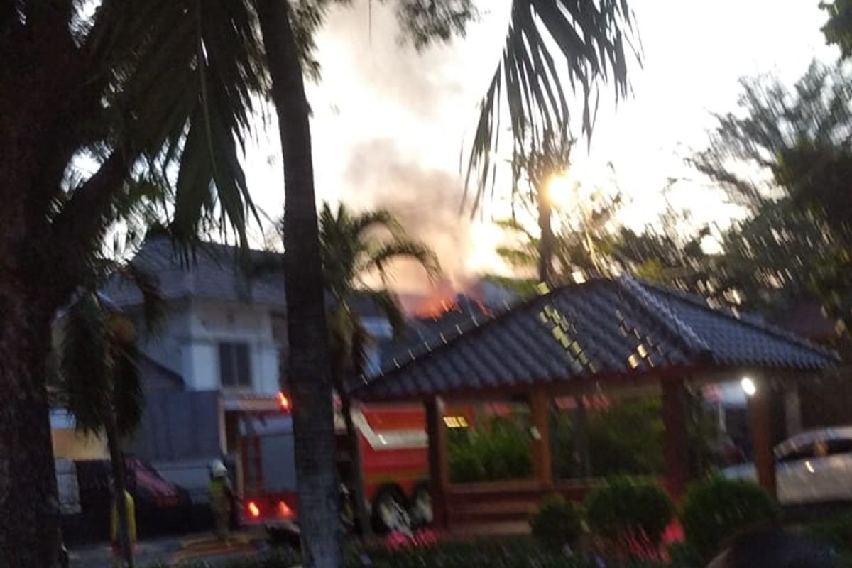 Kebakaran Dahsyat di Kalideres Tewaskan Seorang Remaja, Dua Rumah Ludes Terbakar