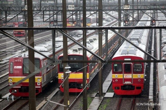 Massa Masuk Rel, KRL Tanah Abang Hanya Sampai Kebayoran