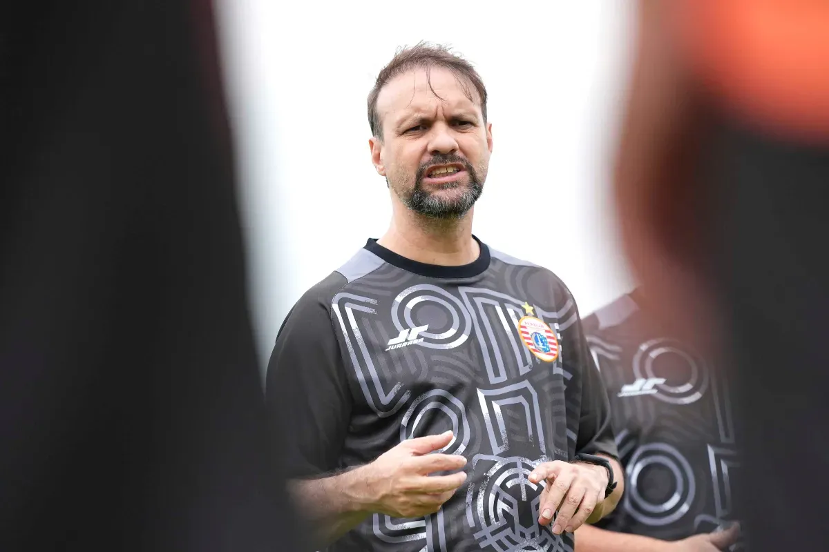 Mauricio Souza Akui Persija Sempat Nego Thom Haye yang Akhirnya Pilih Persib: Saya Tak Tahu Kenapa Tidak Deal, Semoga Bahagia di Sana