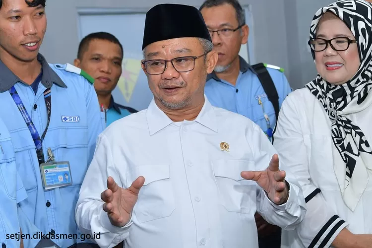 Mendikdasmen Usul Tambahan Anggaran untuk Guru Honorer, Rp 500 Ribu Per Bulan