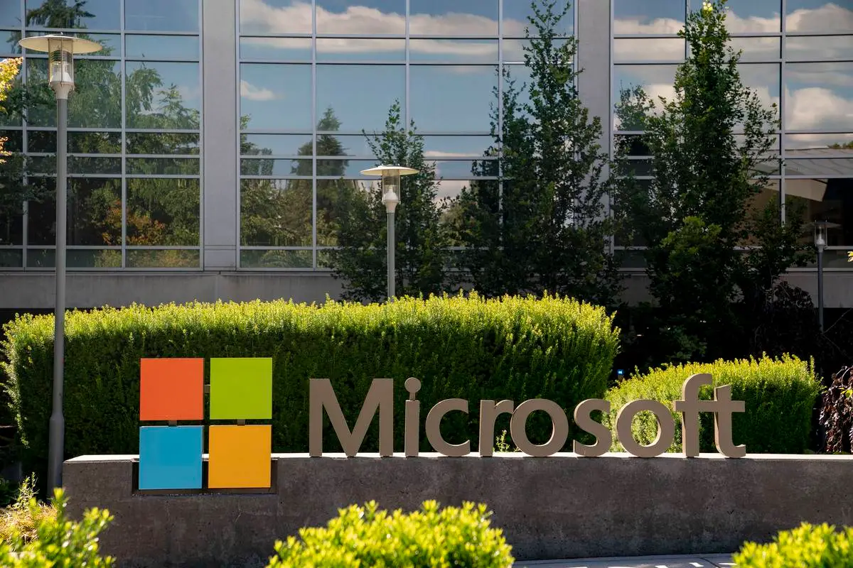 Microsoft Pecat Dua Pegawai yang Duduki Kantor Presiden.