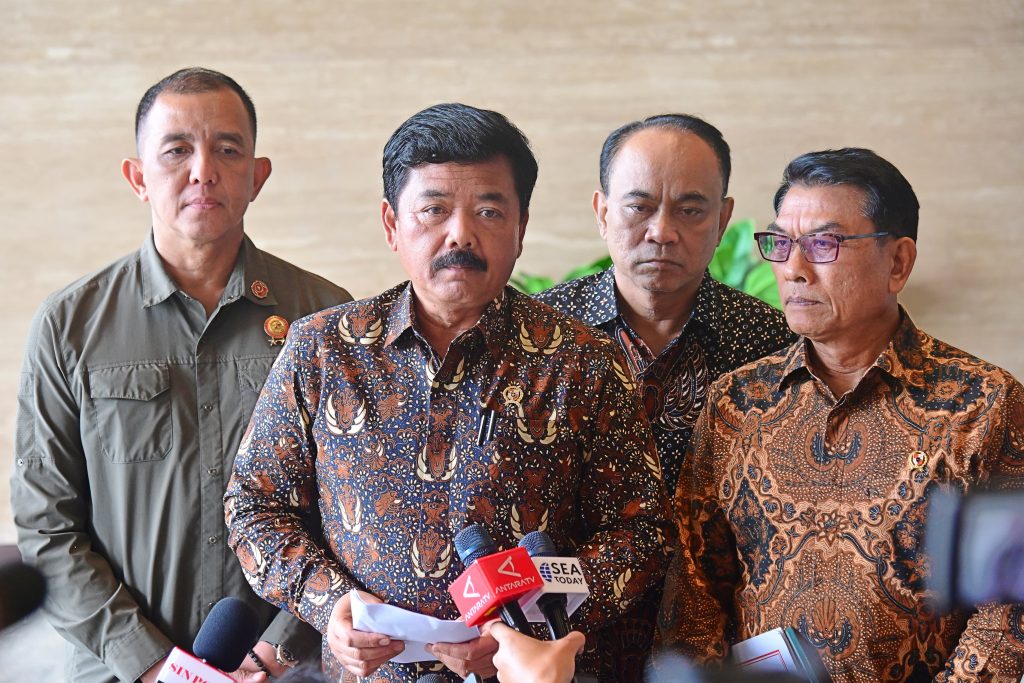 Momen Presiden Prabowo Subianto Koreksi Kesalahan MC dalam Penyebutan Nama Penerima Tanda Kehormatan
