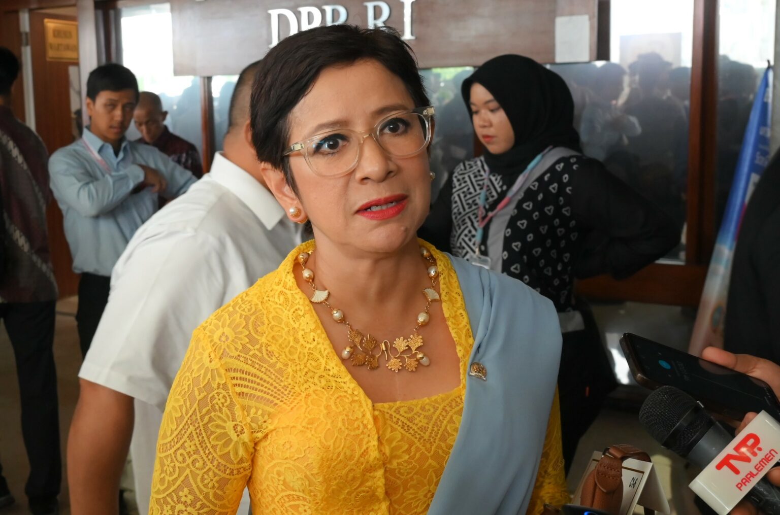 Pemerintah Siapkan Aturan AI Agar Anak Tak Terpapar Konten Negatif.