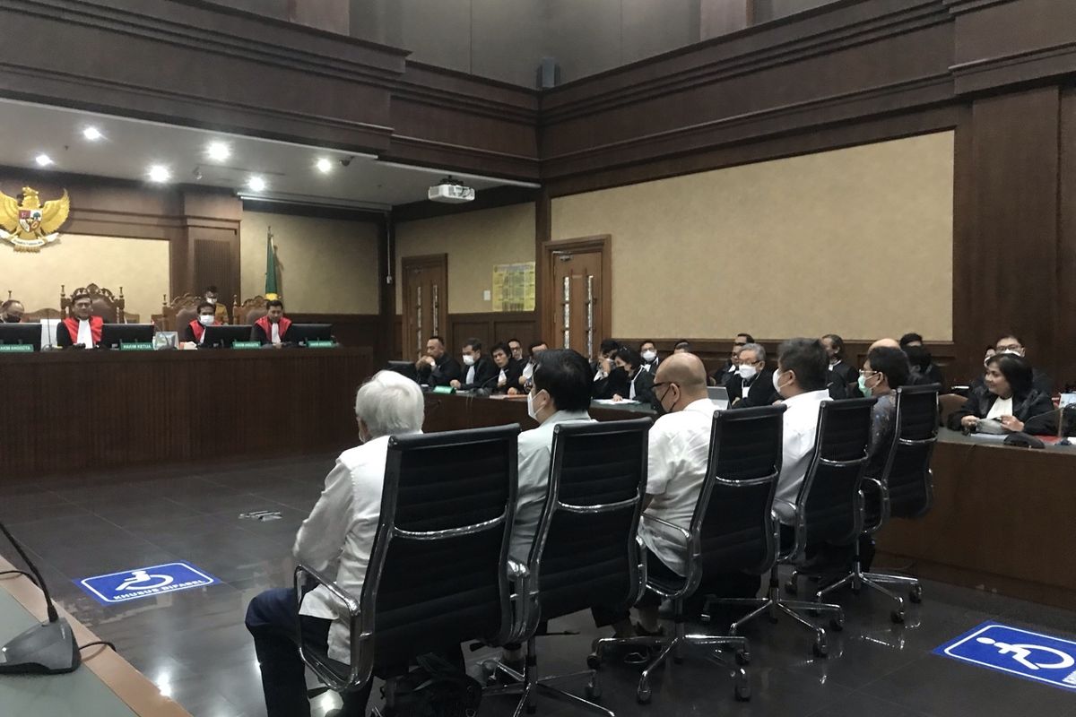 PT Jakarta Perberat Hukuman Terdakwa Kasus APD Kemenkes Jadi 14 Tahun Penjara