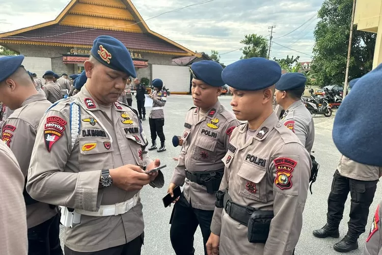 Publik Tonton IG Live Pemeriksaan 7 Brimob Pelindas Ojol Tapi Tidak Puas.