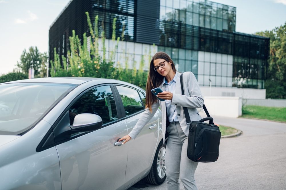 Strategi Mengatur Bujet Perjalanan Bisnis dengan Layanan Sewa Mobil.