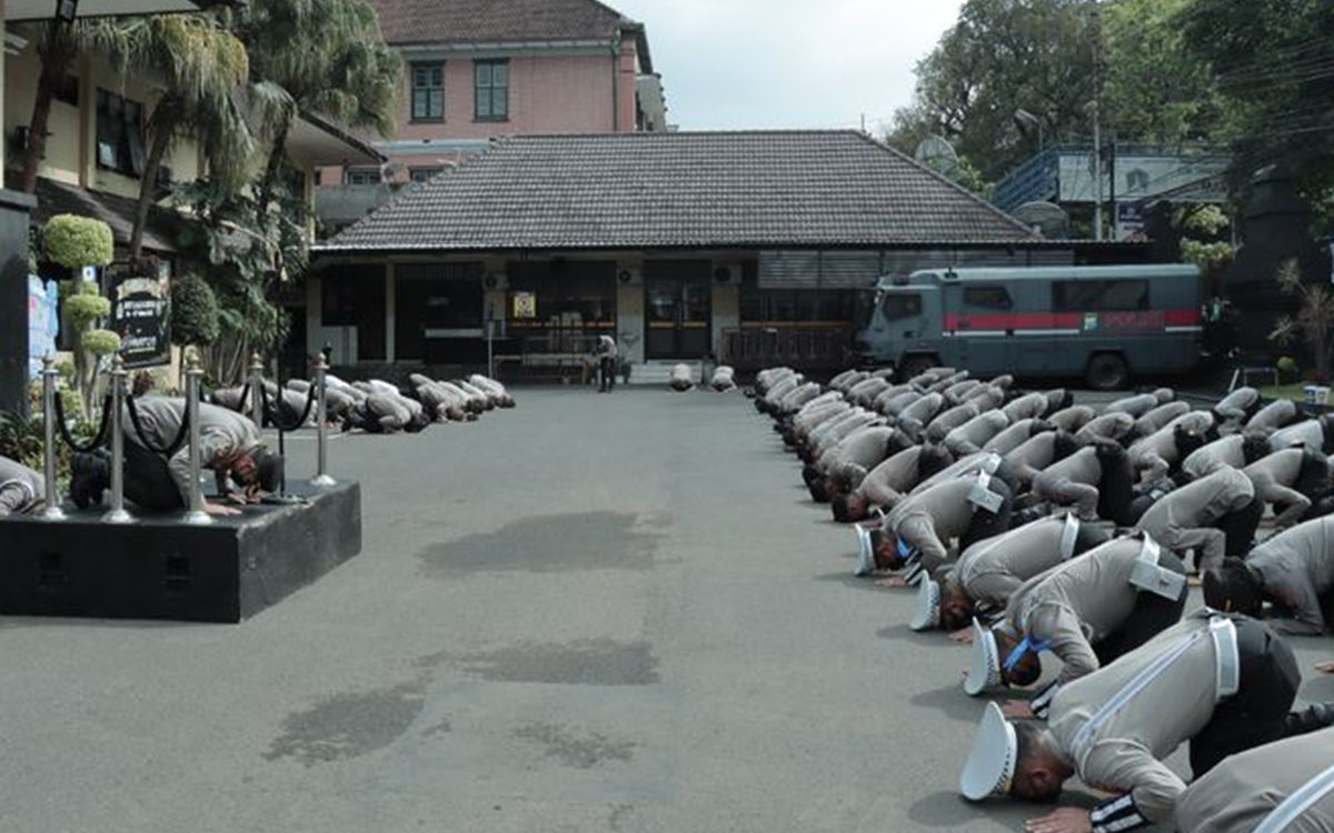 Tangis 65 Remaja yang Demo Anarkis di Solo, Sujud Minta Maaf ke Orang Tua