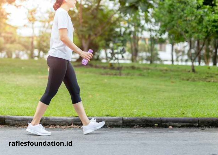 Tips Jalan Kaki 30 Menit yang Cepat Turunkan BB, Begini Caranya