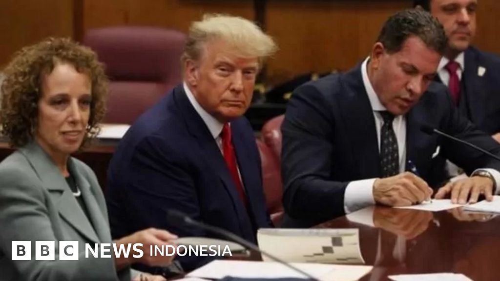 Viral Tangan Trump Lebam Lagi, Sakit Apa? Ini Kata Gedung Putih