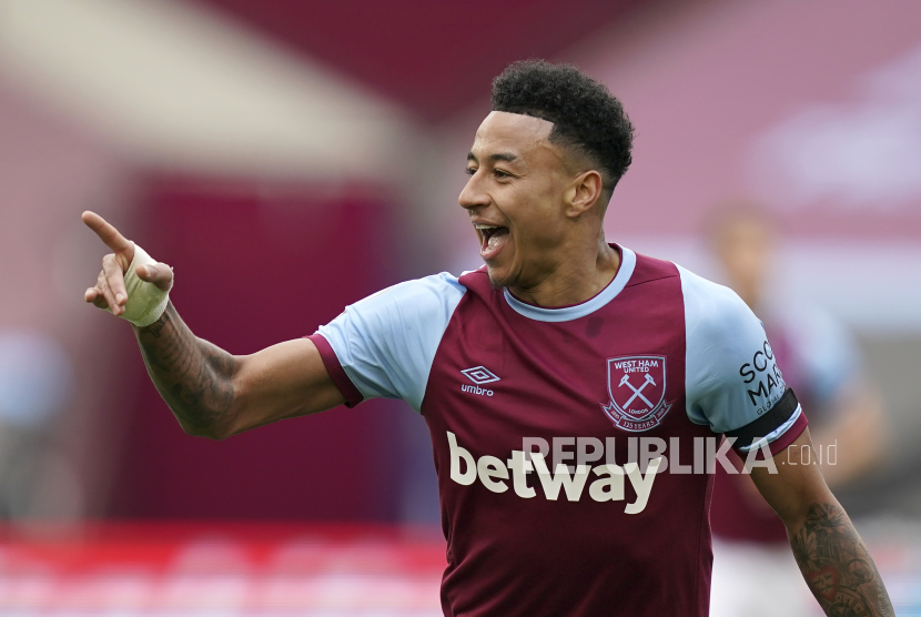 West Ham Tertarik Pinjam Onana dari MU?