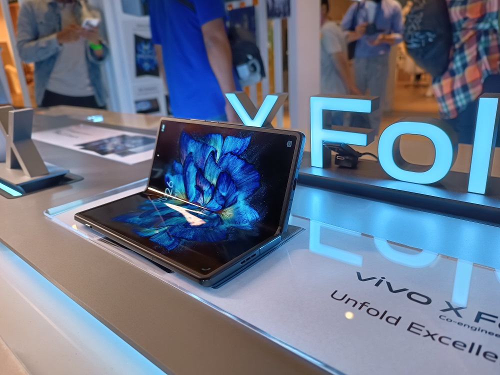 Wujud Vivo X Fold5, HP Layar Lipat Tipis Baterai Besar Harga Rp 25 Juta