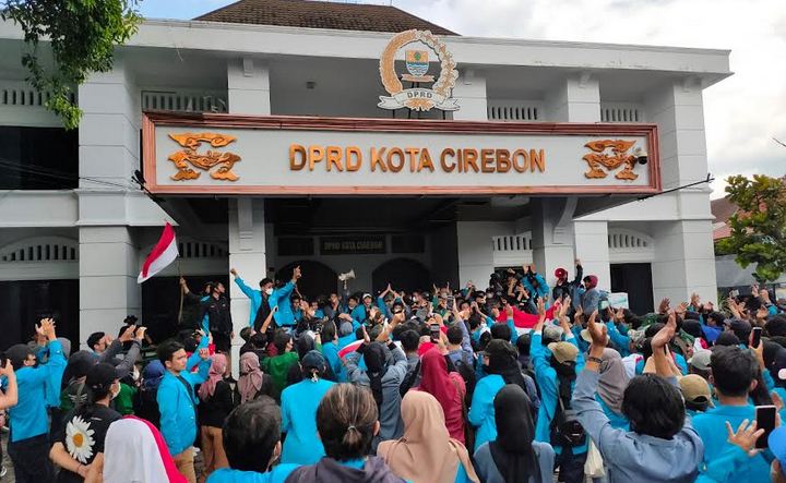 28 Orang Diamankan Terkait Demo Ricuh di Cirebon, Ada Geng Motor-Pelajar