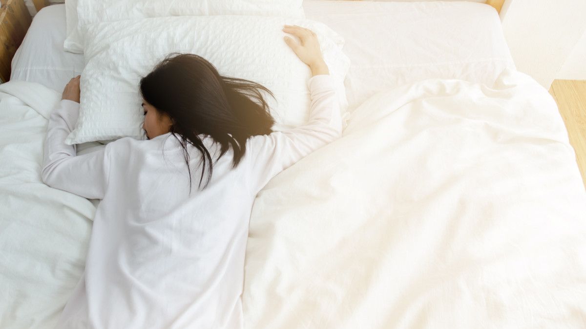5 Kebiasaan Baik Sebelum Tidur yang Bantu Turunkan Berat Badan