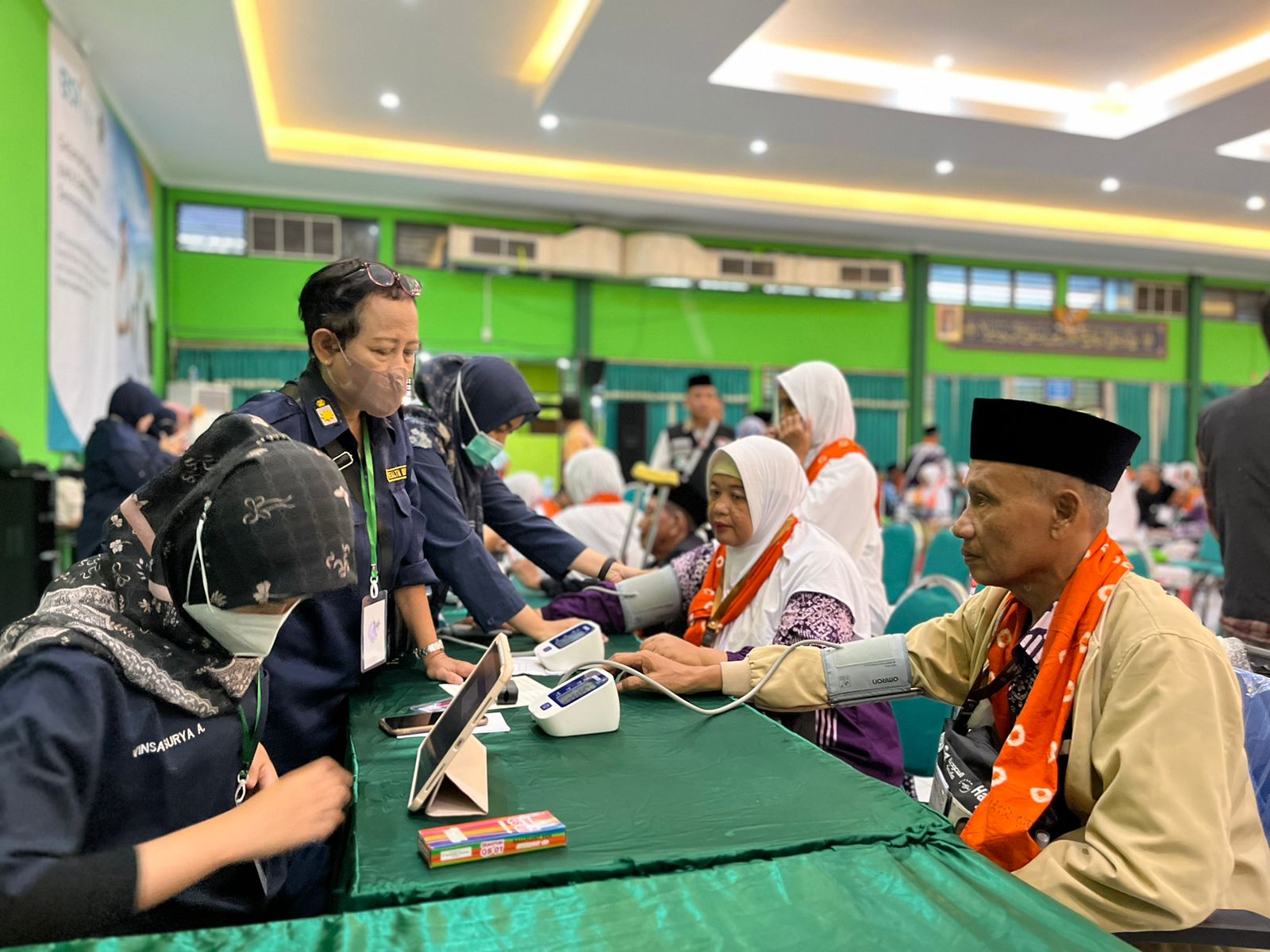 Ahli Waris Jemaah Haji Embarkasi Surabaya Terima Santunan Tambahan Rp 130 Juta