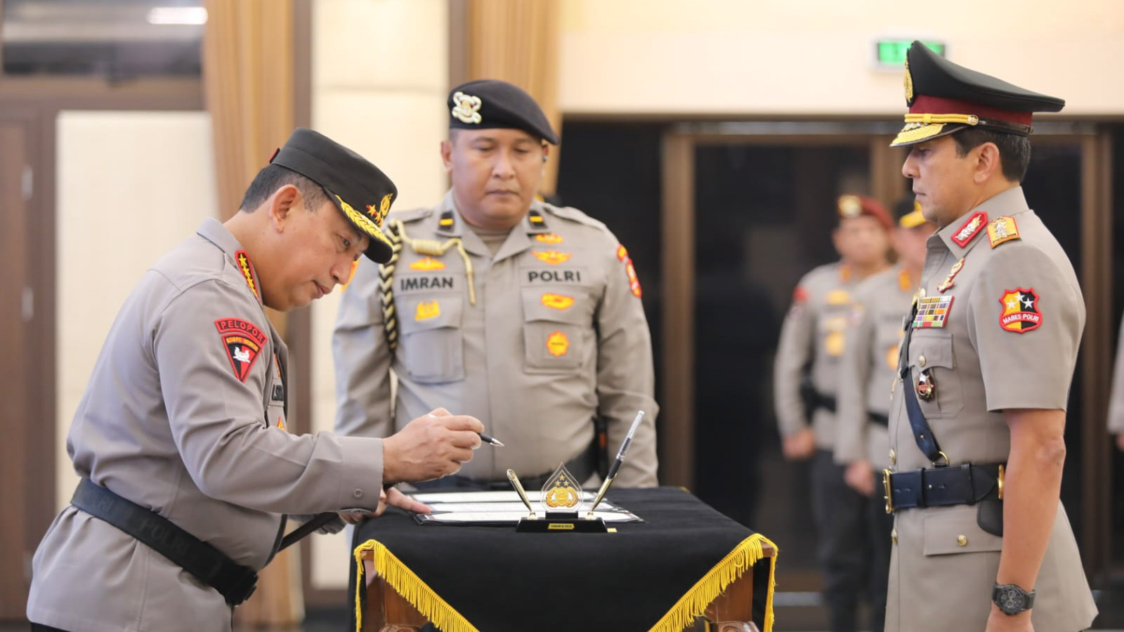 Ahmad Dofiri Tiba di Istana dengan Seragam Dinas Jelang Pelantikan