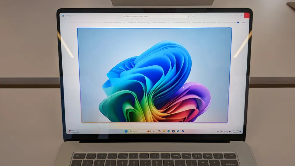 Apple Siapkan Macbook Pro Dengan Layar Sentuh OLED