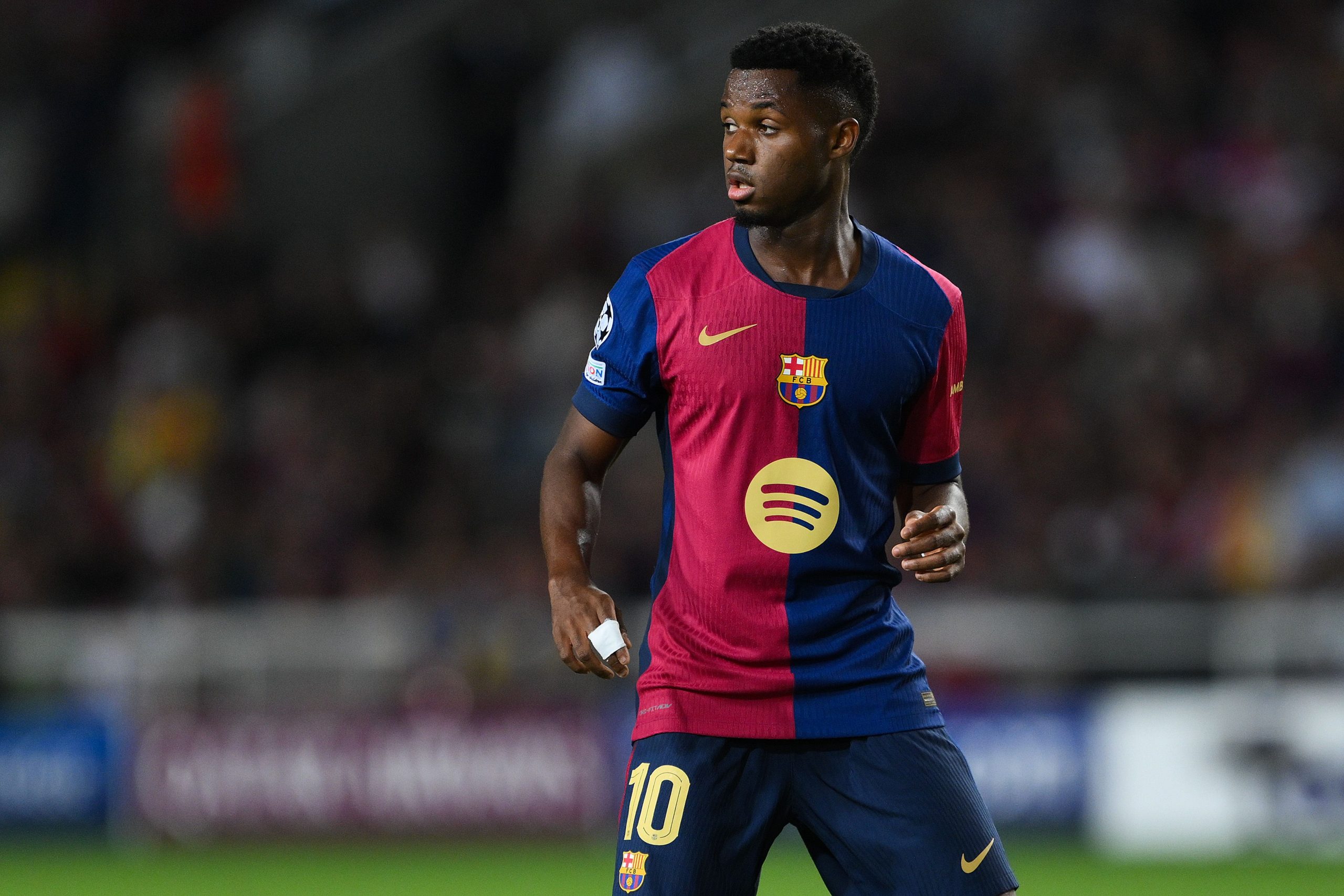 Barcelona Young Forward Awaits His Debut Against Valencia After Patient Wait