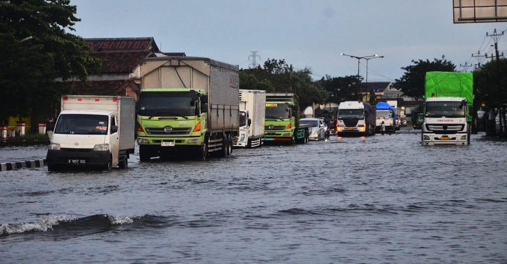 BMKG Peringatkan Hujan Ekstrem di Jawa Tengah Selatan, Waspada Banjir dan Longsor!