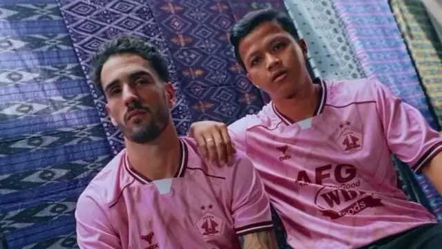 BRI Super League: Angkat Potensi Lokal, Persik Kenalkan Jersey Ketiga Bermotif Tenun Ikat Wastra