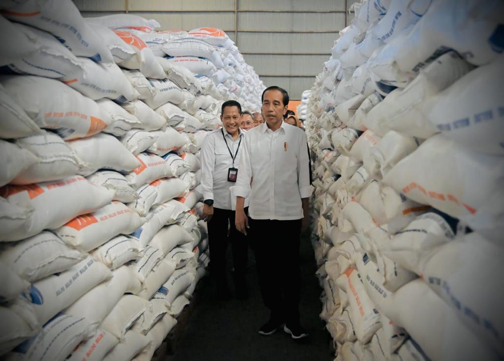 Dirut Bulog Mengeklaim Beras Impor yang Disimpan Sejak 2024 Aman Dikonsumsi