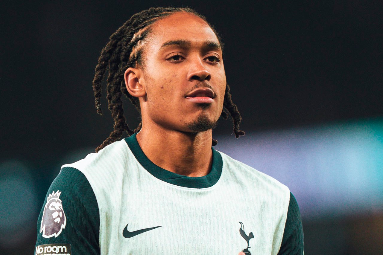 Djed Spence: Debut di Timnas Inggris dan Makna Keyakinan Muslimnya bagi Komunitas di Inggris