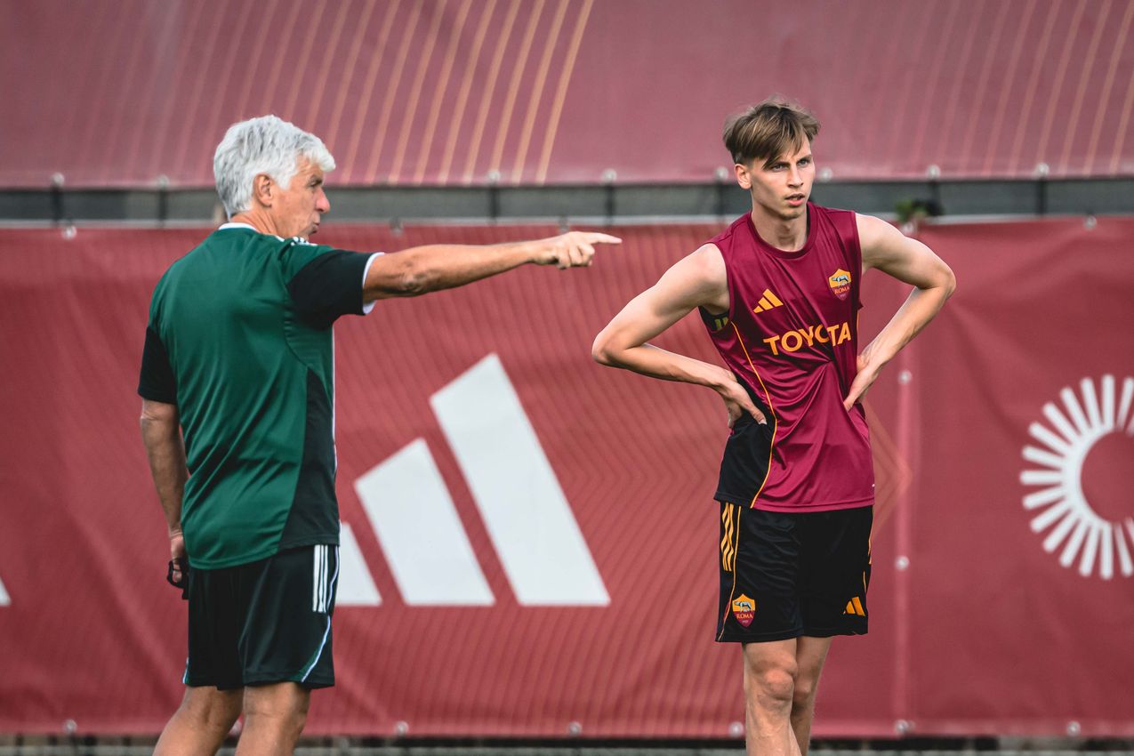 GALLERY - Roma in campo a Trigoria: presenti Ziolkowski e Tsimikas. C'è Wesley.
