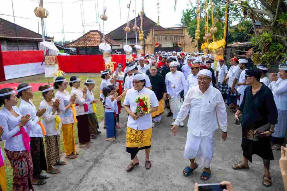 Hadiri Pagelaran Seni Budaya Tabanan, Menbud Tekankan Pentingnya Keberlanjutan Budaya : Okezone Women.