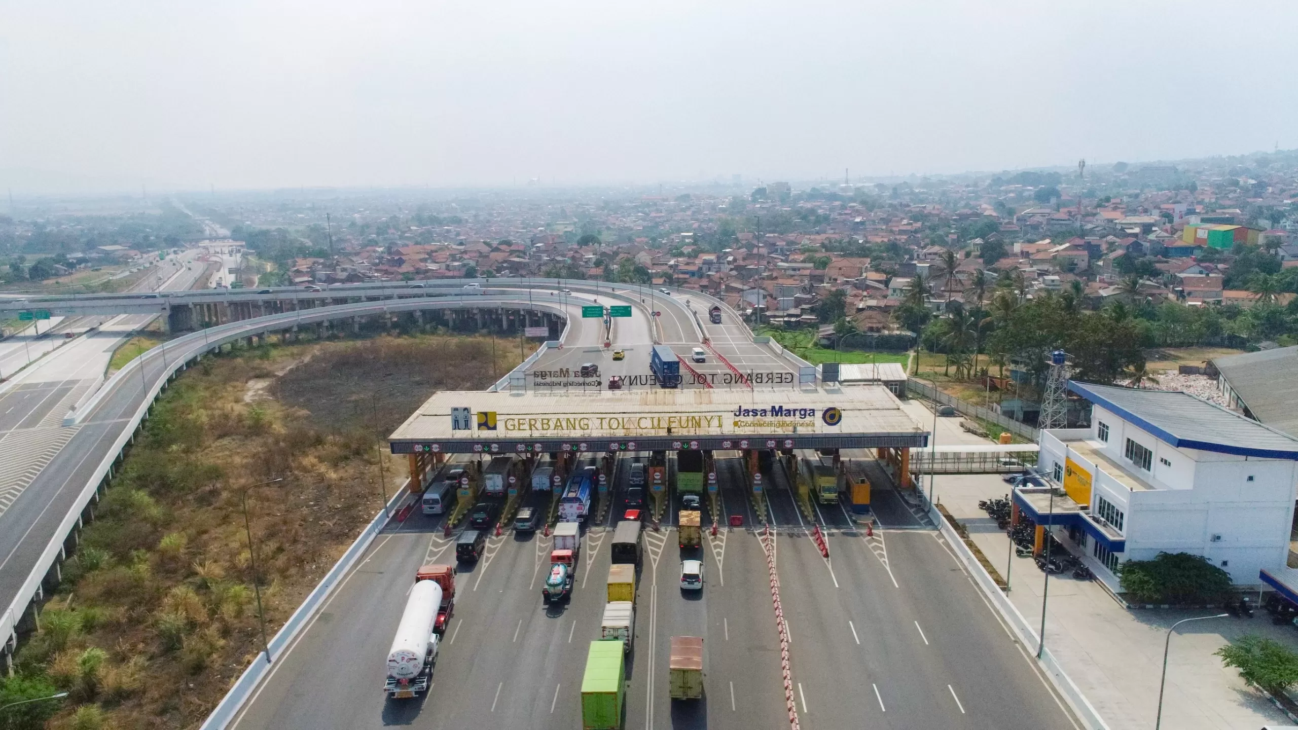Hari Ini, Jasa Marga Buka 7 Gerbang Tol Dalam Kota yang Terdampak Unjuk Rasa