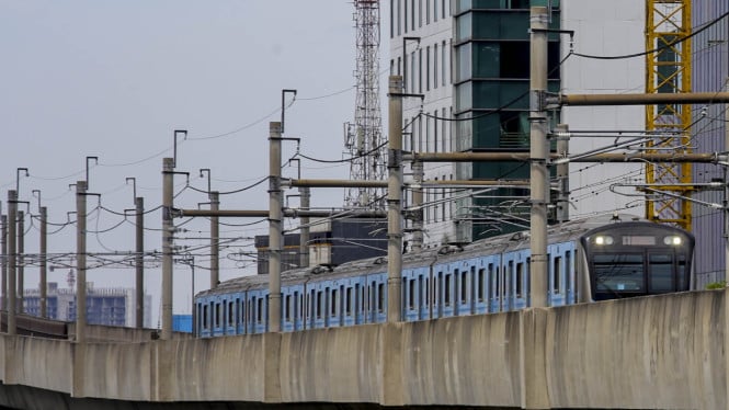 Hari Ini Naik MRT, LRT, TransJ Tarifnya Sudah Normal