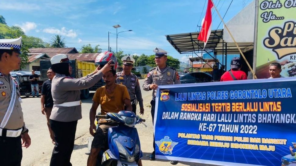 HUT Ke-70 Lalu Lintas Bhayangkara, Kapolres Sekadau Tekankan Pelayanan Humanis