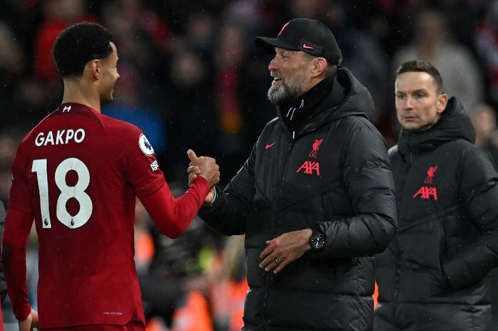 Jurrien Timber Klarifikasi Insiden dengan Cody Gakpo di Anfield