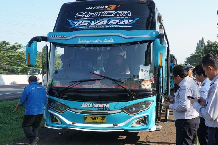 Kemenhub Gelar Rampcheck di Tol Jagorawi, Dapati 23 Bus Tak Laik Jalan