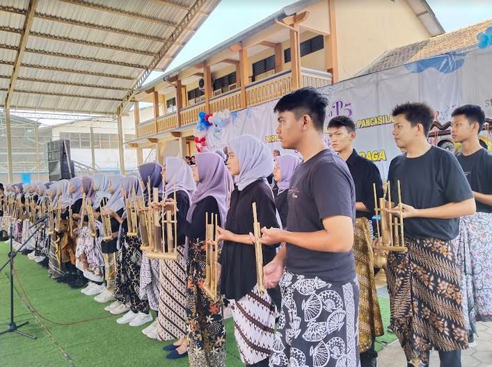 Ketika Roblox Jadi Ekskul SMP di Solo