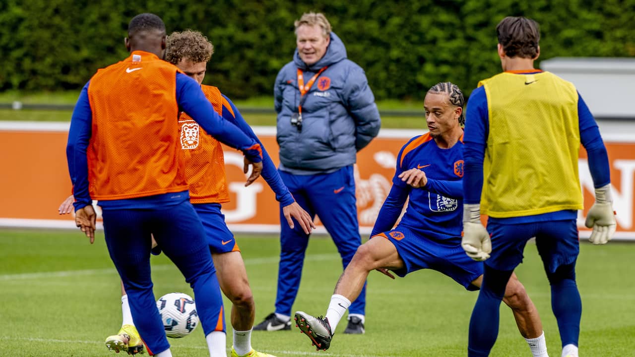 Koeman lijkt te hinten op wijzigingen bij Oranje: 'Maar ga er verder niet op in'