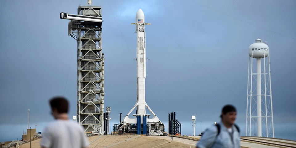 Langka! SpaceX Pamer Nusantara Lima di Pelindung Satelit Jelang Peluncuran