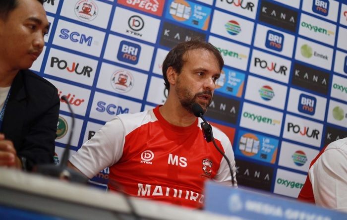 Mauricio Souza Keluhkan Laga Sering Terhenti karena Pemain Cedera, Pelatih Bali United Bantah Timnya Mengulur-ulur Waktu