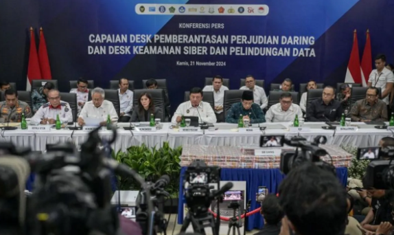 Menkominfo Sebut Ada Aliran Dana di Medsos Buat Provokasi