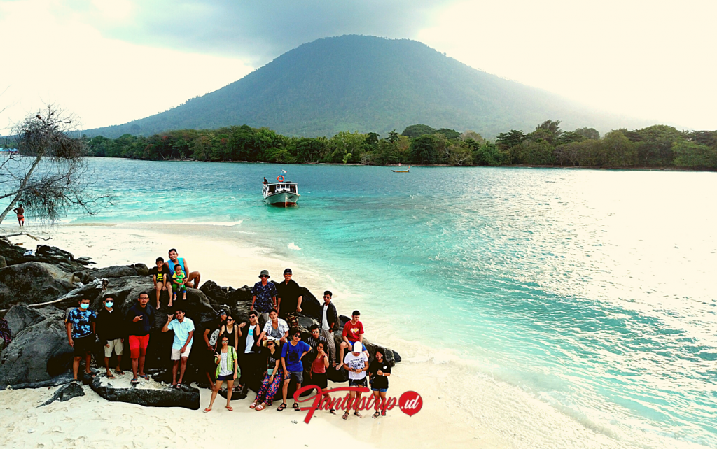 Merangkai Mimpi dari Ombak: Kisah Ridwan, Penerus Wisata Pulau Sebesi