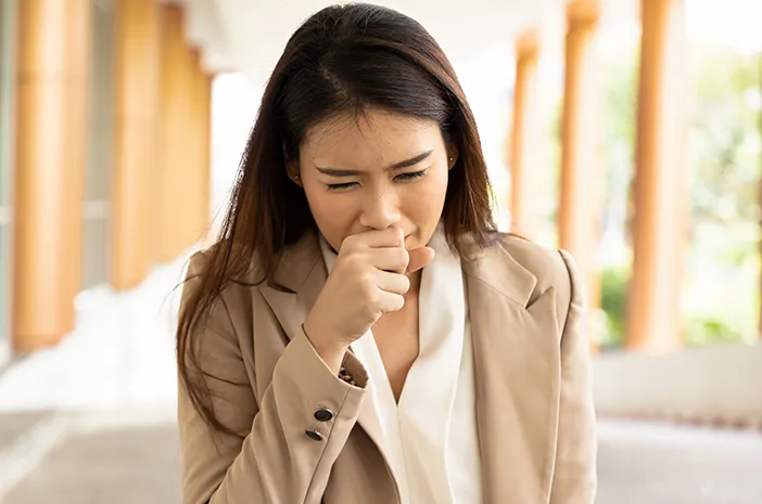 Ngeri! Batuk Tak Kunjung Sembuh Bisa Jadi Gejala Kanker Paru : Okezone Women