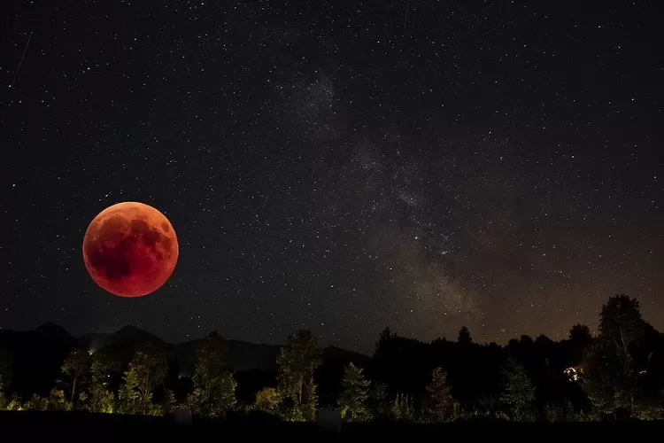 Pemandangan Spektakuler Gerhana Blood Moon Hiasi Langit Jakarta, Labuan Bajo, dan Sejumlah Wilayah Indonesia