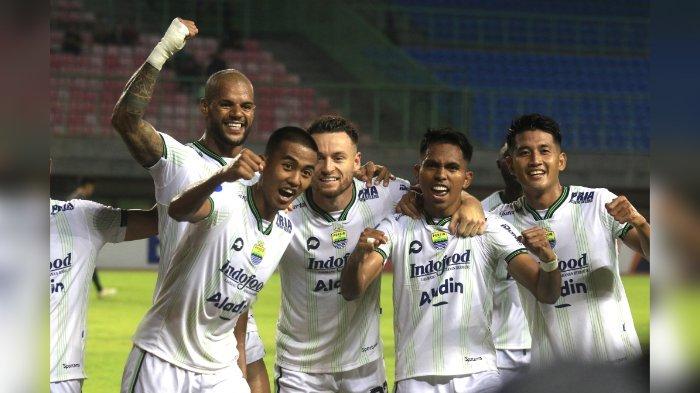 Persib Bandung Mengajarkan Kita untuk Biasakan Nonton Pertandingan Sampai Peluit Akhir