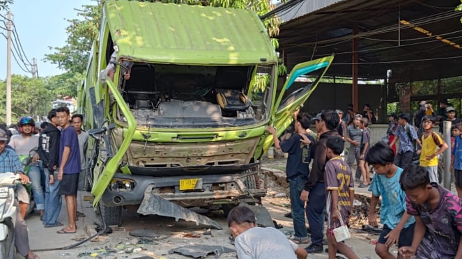 Polisi Tangkap 5 Orang yang Rusak dan Jarah Mobil Polisi saat Demo di Bali