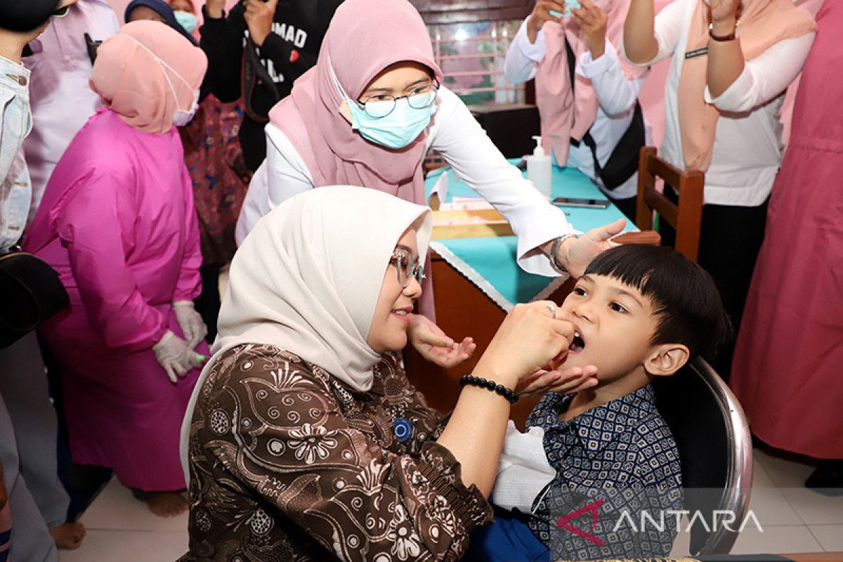 Potret Anak-anak Jalani Imunisasi Gratis, Para Ortu Antusias