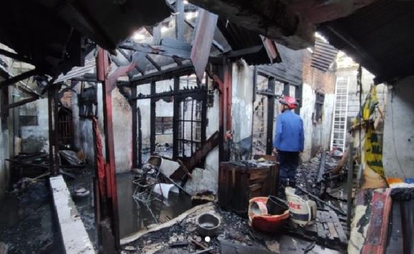 Rumah Tinggal di Cilincing Jakut Ludes Terbakar Akibat Korsleting Listrik