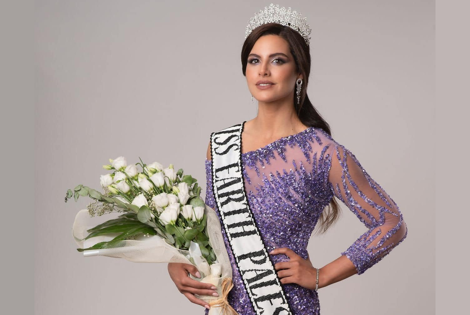 Sosok Miss Palestina Nadeen Ayoub, Catat Sejarah Debut di Miss Universe 2025.