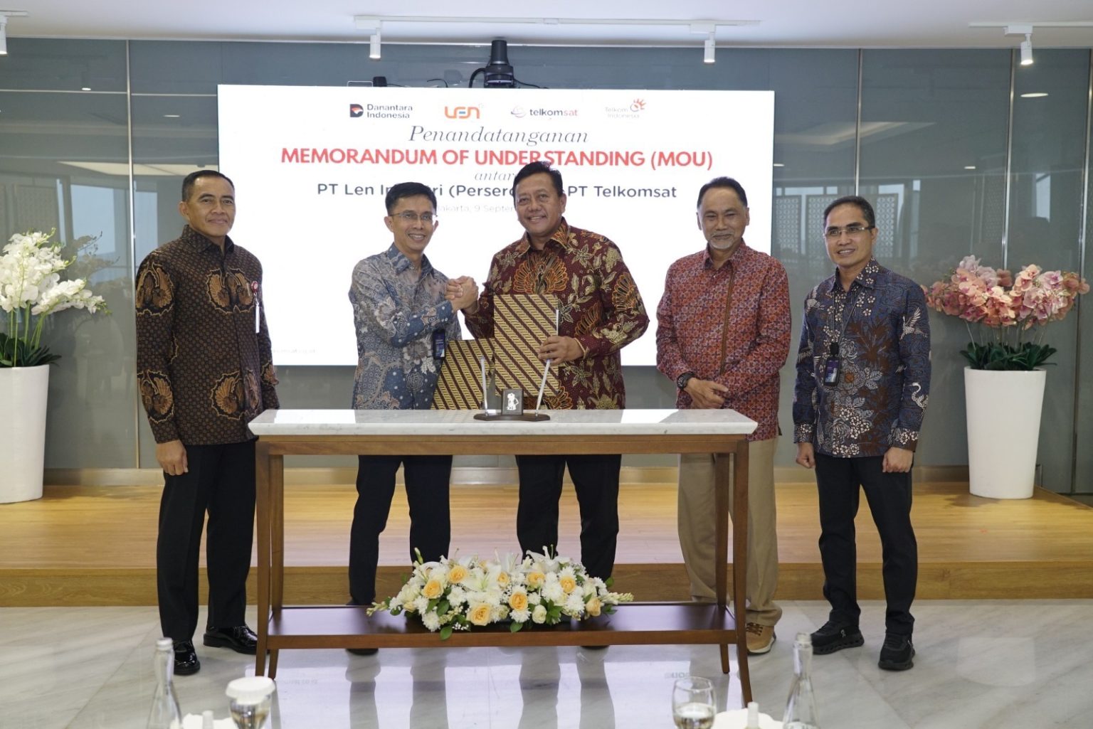 Telkomsat dan Len Industri Perkuat Kolaborasi Pertahanan Berbasis Satelit
