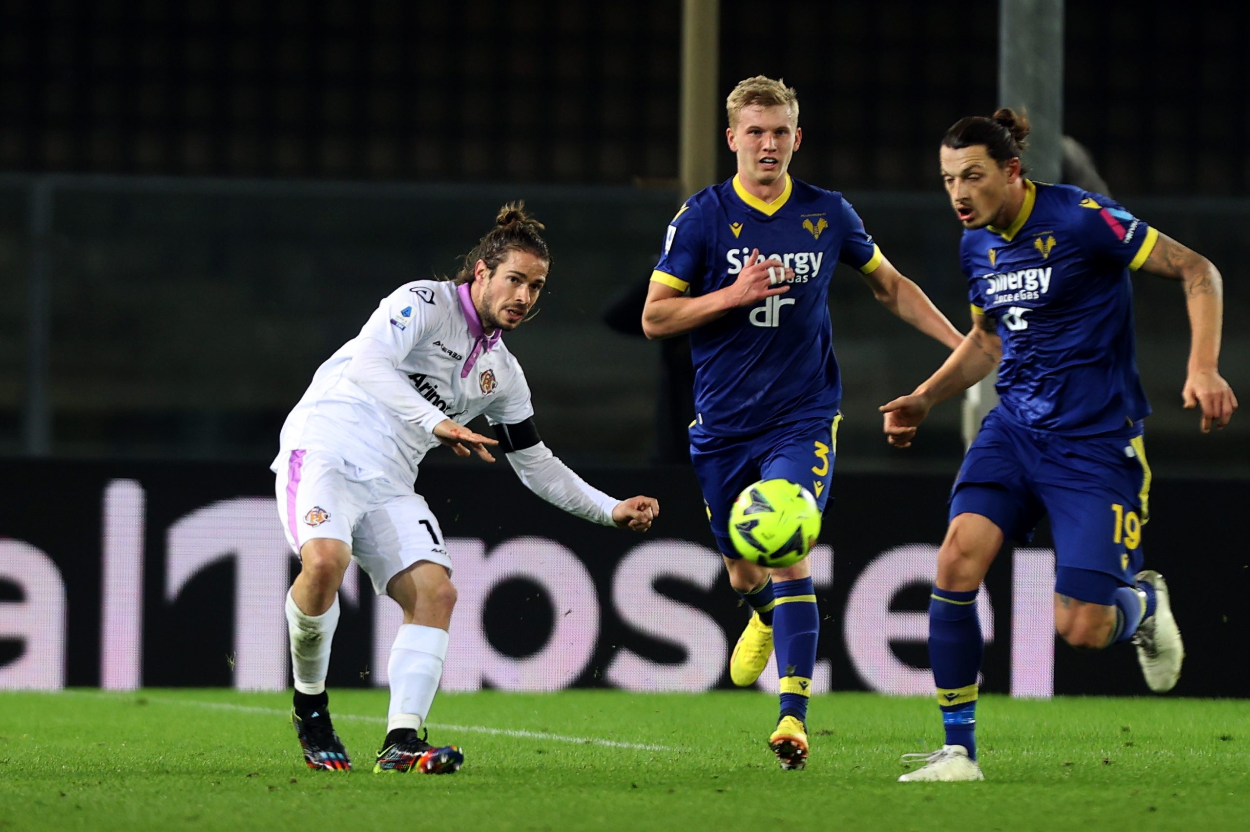 Verona vs Cremonese: Audero di Belakang, Vardy di Depan?